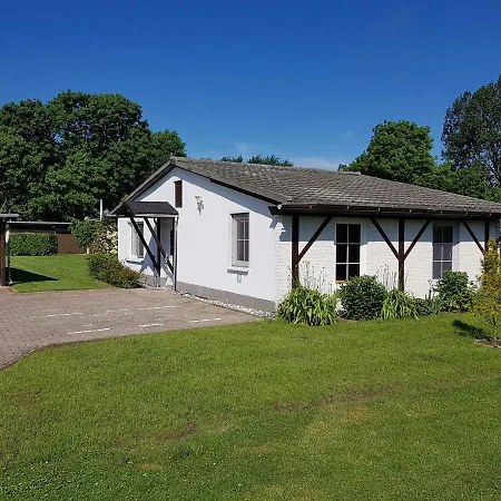 Ferienhaus Gartenidyll Hébergement de vacances Altenkirchen (Mecklenburg-Vorpommern)