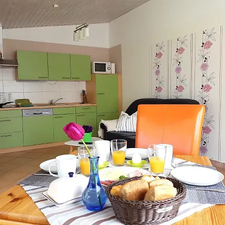 Ferienhaus Gartenidyll Hébergement de vacances *